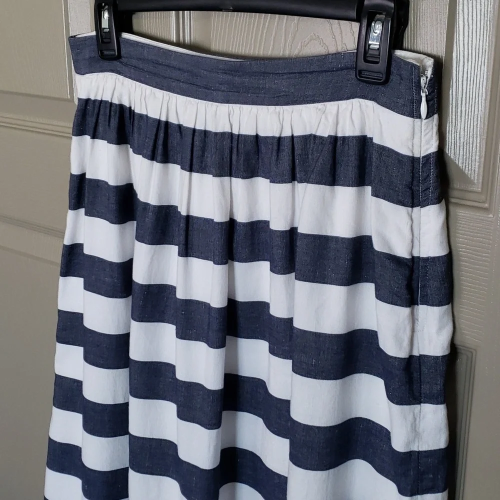 🪲 RARE Banana Republic Navy White striped linen pleated full maxi skirt 2/4 - Picture 2 of 6
